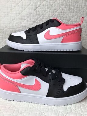 Air Jordan 1 Low ALT (PS) Shoes Kid’s SZ 3Y Black Pink Gaze White DR9748-025